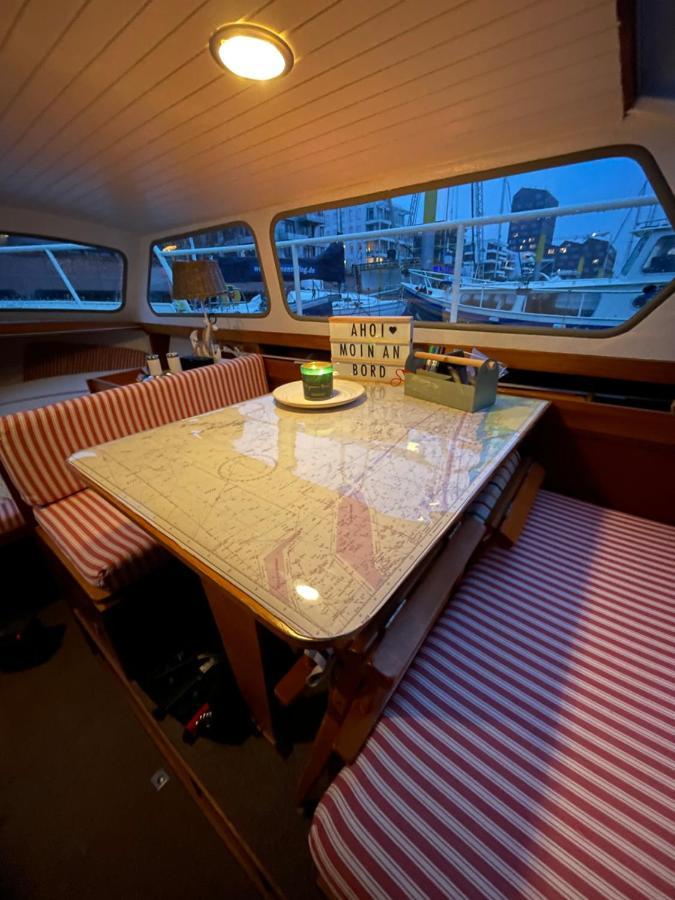 Suesses Motorboot - Bremen Ueberseestadt ภายนอก รูปภาพ